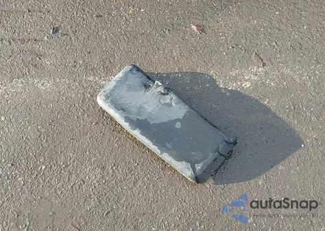 2014 Nissan Versa Note S (Sr)/S Plus/Sv z USA, uszkodzony, nr VIN 3N1CE2CP0EL412693